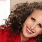 Andie MacDowell, adevărul din spatele fotografiilor perfecte. Cum arată actrița la 68 de ani fără machiaj?