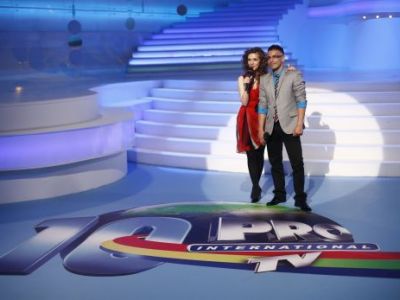 PRO TV - Vedetele Pro Tv sunt invitate intr-o emisiune ...