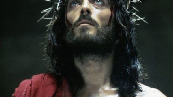 Cum Arata Acum Actorul Din Iisus Din Nazaret Robert Powell La 45 De Ani De La Aparitia Filmului Lui Franco Zeffirelli Pro Tv