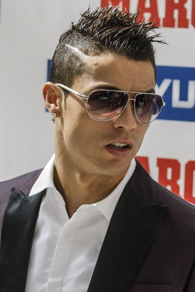 PRO TV - Noul look al lui Cristiano Ronaldo, prilej de amuzament pentru