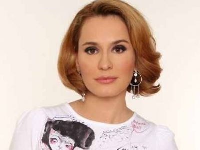 Pro Tv Andreea Esca In Culmea Fericirii Familia Ei S A Marit Cu