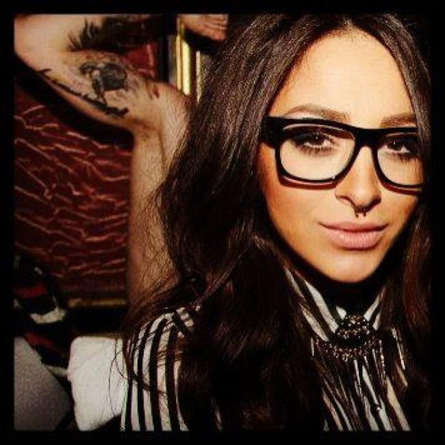 PRO TV - Andra, Antonia, Bianca Dragusanu, si alte sexy din Romania, cu ochelari de tocilar. Cui ii sta cel bine? FOTO
