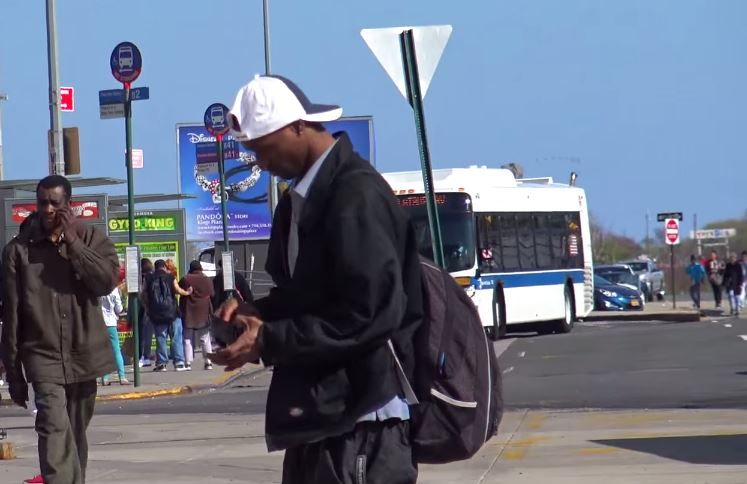 Pro Tv Un Barbat A Gasit Un Portofel Si Apoi A Mers La