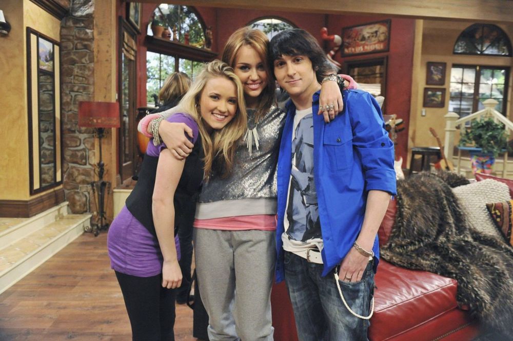 PRO TV - Lily din Hannah Montana e femeie in adevaratul sens al