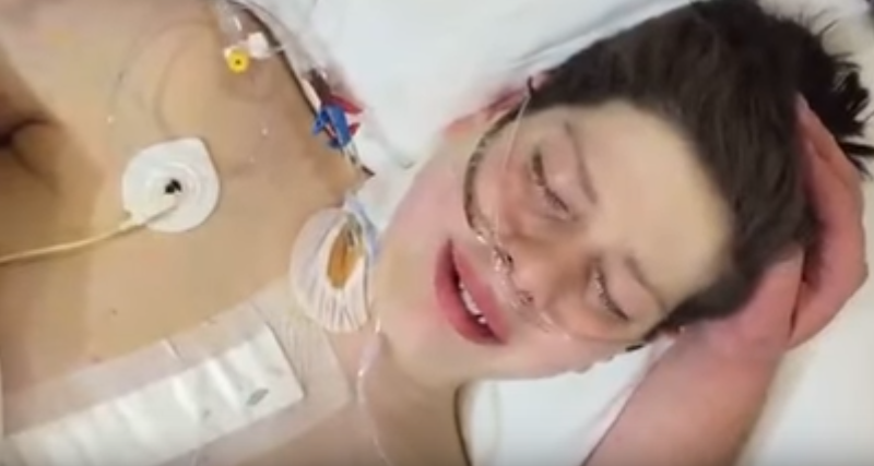 PRO TV – A father filmed his son when he woke up after a heart operation. The first words moved the internet