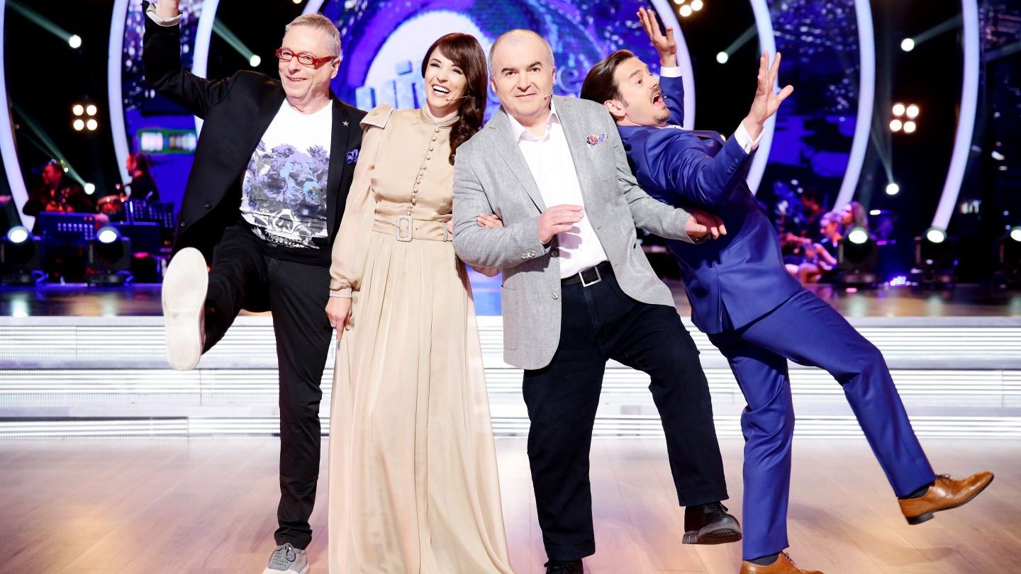 Membrii Juriului Danseaza Impreuna Cu Cele Patru Perechi Ramase In Competitie Astazi La Uite Cine Danseaza Uite Cine Danseaza Protv