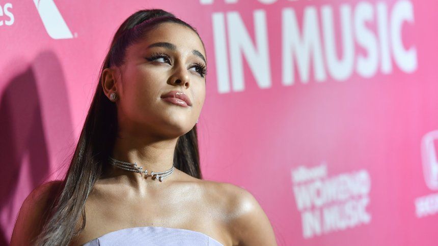 Ariana Grande nu va mai participa la Premiile Grammy. Decizia, luatÄ pe fondul unui scandal cu organizatorii