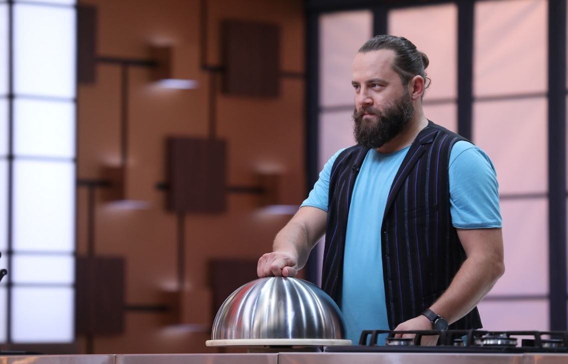 Cosmin Tudoran Ii Provoacă Pe Concurenți Să Gătească Una Dintre Rețetele Lui Preferate La Proba Eliminatorie Masterchef Pro Tv