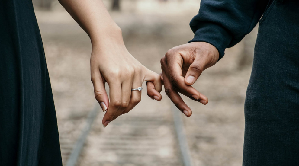 (P) 5 lucruri de care să ții cont când îi dăruiești un inel partenerei tale