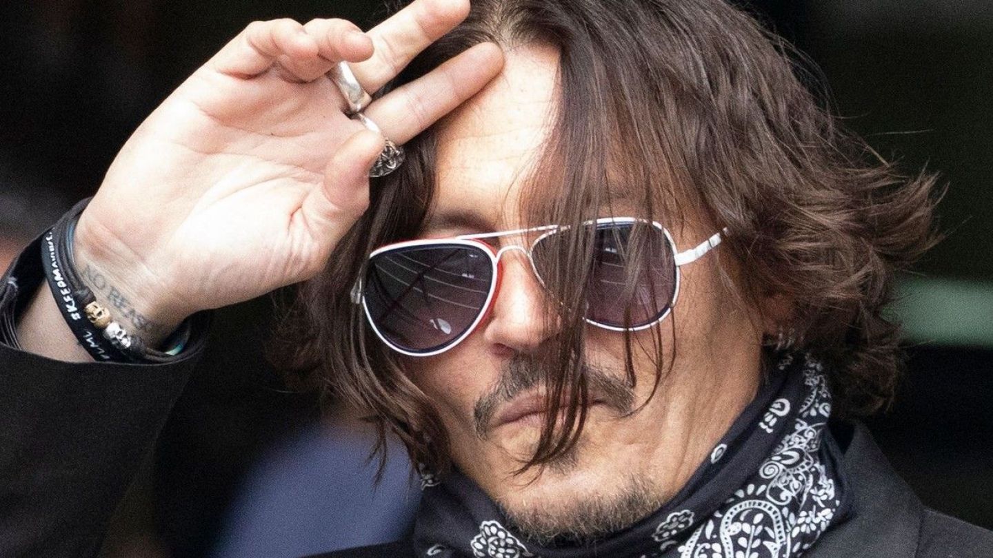 PRO TV - Dezvăluiri șocante despre Johnny Depp. Patru linii de cocaină și un pahar de whiskey, la micul dejun