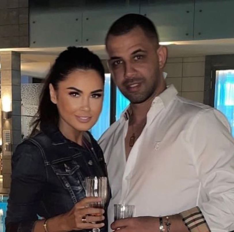 Pro Tv Oana Zăvoranu și Alex Ashraf Aniversează Patru Ani De Căsnicie Sunt Mai Indrăgostită Ca Oricand