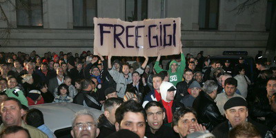 Stelistii sunt alaturi de Gigi! VEZI cu ce bannere vor intra in teren in meciul cu Bistrita!