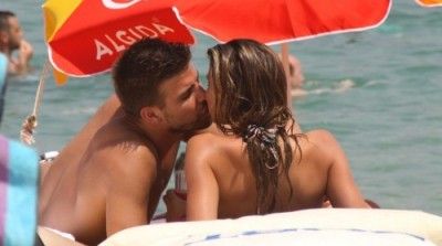 FOTO / Ea este <span style="color: rgb(255, 0, 0);">ADEVARATA </span>iubita a lui Pique! Ce s-a intamplat cu Shakira?