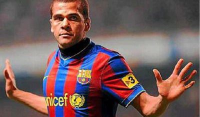 Cruyff confirma: Dani Alves, pe urmele lui Yaya Toure! Vezi cat ofera City