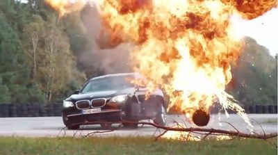 VIDEO: <span style="color: #f00">BMW in focuri</span>...de arma! Cum se testeaza blindajul si sistemele de securitate!