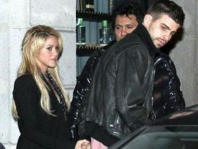 Pique a <span style="color: rgb(255, 0, 0);">INNEBUNIT-O</span> pe Shakira! Vezi ce spune focoasa cantareata despre noua ei iubire: