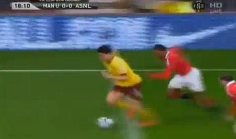 VIDEO Driblingul ZILEI: Vezi cum l-a <span style="color: rgb(255, 0, 0);">UMILIT </span>Nasri pe Evra