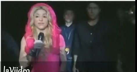 VIDEO <span style="color: #f00">INCREDIBIL! </span>Shakira, jefuita in timpul concertului! I-au furat un inel! Era primit de la Pique?