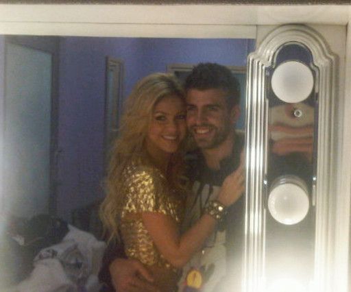 FOTO / Pique si Shakira s-au pozat in dormitor!