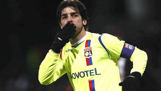 A umilit Steaua in Liga, e<span style="color: rgb(255, 0, 0);"> ZEUL</span> loviturilor libere, dar s-a saturat sa vorbeasca in euro! Gestul <span style="color: rgb(255, 0, 0);">EMOTIONANT</span> al lui Juninho: