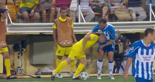 <span style="color: rgb(255, 0, 0);">VIDEO!</span> Scene VIOLENTE in preliminariile Ligii: Un jucator de la Villarreal si-a NENOROCIT adversarul dupa ce a fost calcat pe cap
