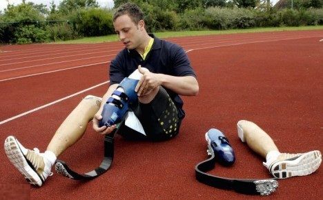 <span style="color: rgb(255, 0, 0);">Performanta UNICA in istoria atletismului! </span>Primul atlet fara picioare care castiga o medalie la Campionatul Mondial!