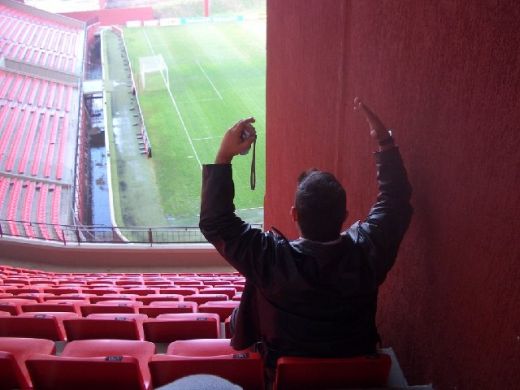 <span style="color: rgb(255, 0, 0);">FOTO INCREDIBIL! </span>Un stadion renovat din Romania a ajuns de rasul lumii! E pe lista arenelor cu cele mai mari gafe de constructie!