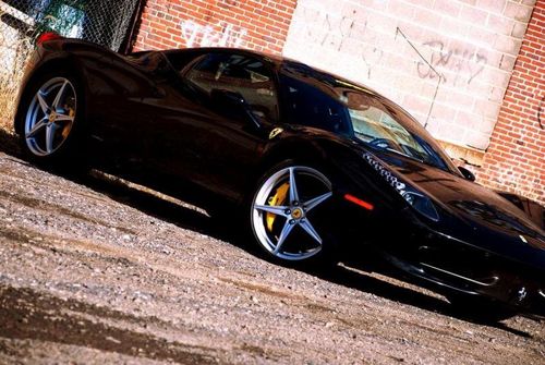 <span style="color: #000">FOTO SOCANT:</span> <span style="color: #f00">Asa arăta un Ferrari 458 inainte sa omoare 3 oameni</span> si sa raneasca alti 9 intr-un accident terifiant!