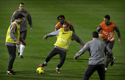 Anzhi incepe <span style="color:#f00;">ASALTUL </span>la jucatorul pe care se bat Man United si Man City! Cum il pot lua in cateva zile pe cel care trebuia sa fie Balonul de Aur in 2010: