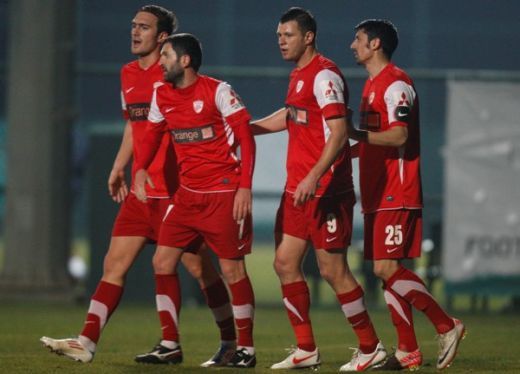<span style="color: #f00">Dinamo 0-0 Videoton! </span>Doua goluri anulate Marius Niculae! Asta e echipa de titlu a lui Ciobotariu!