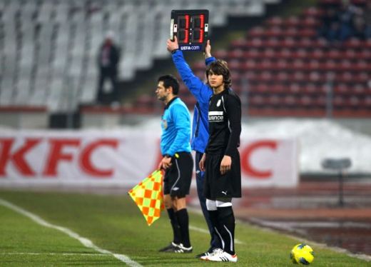 <span style="color: #f00">Sportul a UMILIT-O pe Dinamo</span> cu un pusti de 15 ani! E urmasul lui Dobrin si Raducioiu si a fost alungat de Steaua! Afla povestea lui