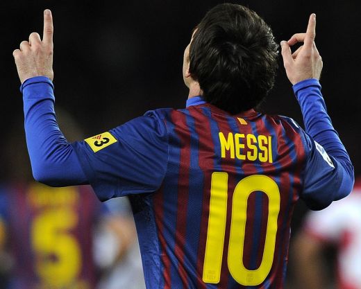VIDEO: Explicatia pentru care Messi chiar e extraterestru: <span style="color: rgb(255, 0, 0);">Adversarii jura ca se desprinde de sol cand dribleaza</span>