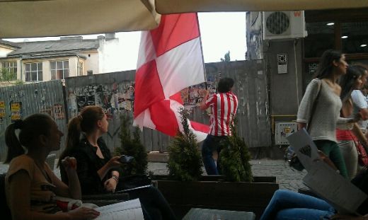 <span style="color: #f00">Bucuresti, HABLA ESPANIOL? </span>Centrul Vechi, plin de spanioli! Ce i-a impresionat pe suporterii de la Atletico si Bilbao in Romania!