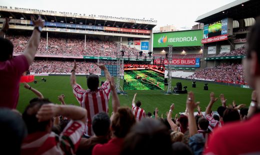 <span style="color:#f00;">SENZATIONAL! </span>40.000 de basci s-au inghesuit sa vada finala Europa League pe San Mames! <span style="color:#f00;">Imagini superbe</span> de la Bilbao: