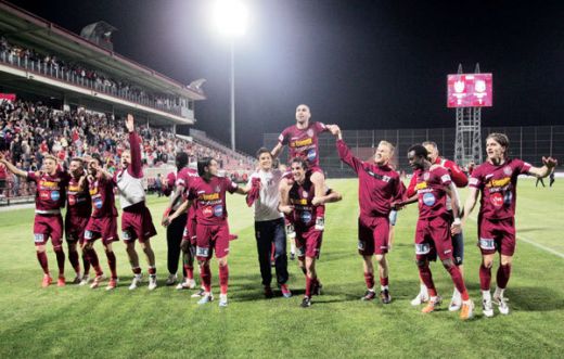 Paszkany<span style="color:#f00;"> ARUNCA</span> milioanele in aer dupa titlu! Ce prime <span style="color:#f00;">FABULOASE </span>iau jucatorii daca intra in Champions League