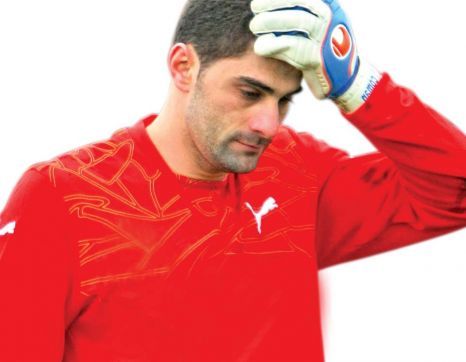 <span style="color:#f00;">Coman a fost pacalit</span>, e parte a unui joc de culise! CFR nu l-a vrut niciodata, era doar <span style="color:#f00;">MOMEALA pentru Steaua</span>! Vezi planul lui Paszkany: