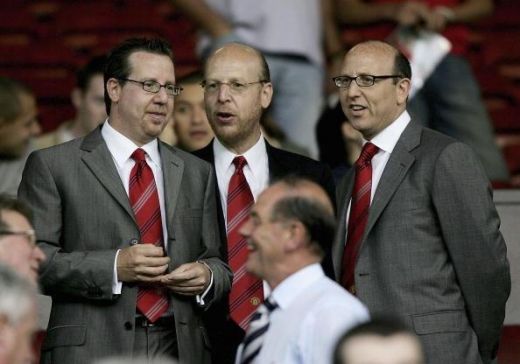 Planul NEBUN dupa o investitie de peste 1 miliard €! Familia Glazer <span style="color:#f00;">MUTA clubul Manchester United</span> din Anglia! Ce se va schimba din sezonul viitor: