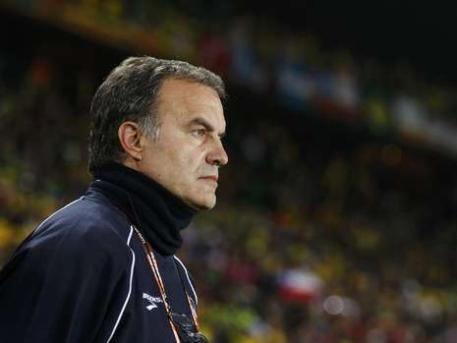 <span style="color:#f00;">NEBUNIE TOTALA </span>dupa <span style="color:#f00;">DEZASTRUL</span> de pe National Arena! Nebunul Bielsa a sarit la BATAIE in cantonament si a DEMISIONAT de la Bilbao! Cum l-au convins sefii sa ramana