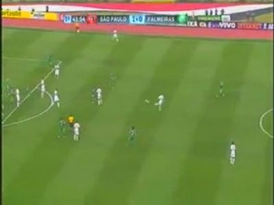 AMETITOR! <span style="color:#f00;">Gol fabulos de la 40 de metri</span> inscris de o fosta stea a lui Arsenal!<span style="color:#f00;"> Imaginile care il fac pe Wenger sa-si smulga parul din cap!</span> SUPER VIDEO: