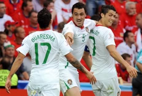 <span style="color:#f00;">CAZ SOCANT</span> in fotbal! ZEUL lui Ronaldo a ajuns in <span style="color:#f00;">MIZERIE:</span> "A urinat pe un om si s-a dezbracat in fata femeii de serviciu!" Cel mai trist milionar din GALAXIE