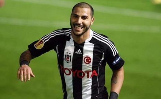 <span style="color:#f00;">De la 'talentat, la fel ca Ronaldo', DIRECT la puscarie!</span> Quaresma a batut un politist pana l-a BAGAT in SPITAL! <span style="color:#f00;">Povestea socanta a unui fotbalist fara fair-play:</span>