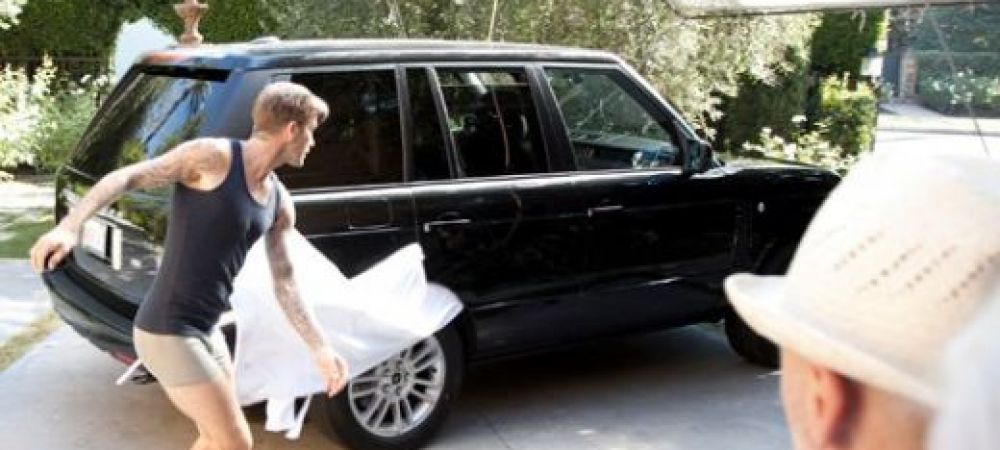 SUPER FOTO <span style="color:#f00;">Beckham, filmat in timp ce alerga in CHILOTI pe strada! </span>Americancele au innebunit cand l-au vazut! De ce a facut asta:
