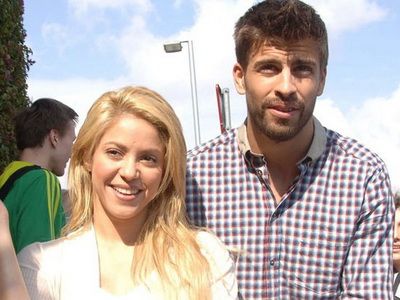 FOTO EMOTIONANT! <span style="color:#f00;">Imaginea care face cat toate golurile inscrise de Messi si Ronaldo! </span>Pique a aratat lumii prima poza tinandu-si copilul in brate: