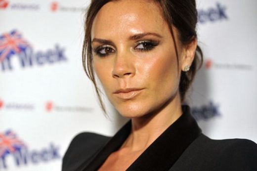 "Sunt o VACA!" Dezvaluirile sotiei lui Beckham! Cum isi concepe hainele