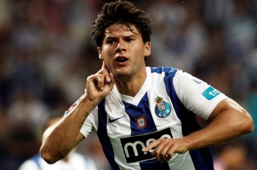 <span style="color:#f00;">Inca un roman in Italia: Sapunaru s-a inteles cu un club din Serie A </span>si va juca sub comanda unui fost antrenor din Liga I!