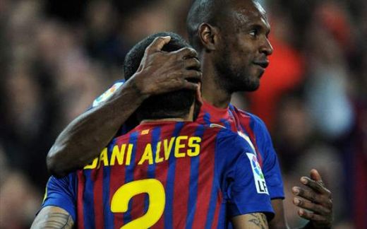 Gestul <span style="color:#f00;">INCREDIBIL</span> al lui de Alves pentru Abidal! <span style="color:#f00;">Brazilianul, gata sa sacrificiul SUPREM pentru prietenul sau!</span> Ce s-a oferit sa faca: