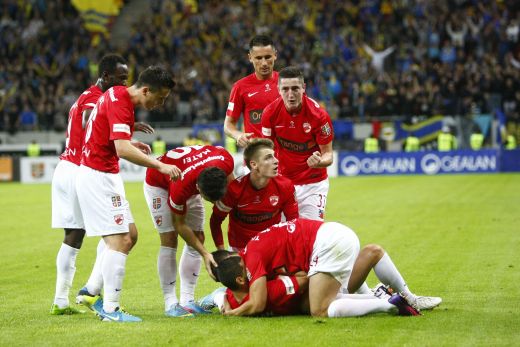 FABULOS! Nu joaca in meciul cu Dinamo pentru ca nu si-au putut lua concediu! <span style="color:#f00;">Fotbalistii Sanatatii Cluj reteaza meciul CARIEREI din cauza job-ului :))</span>