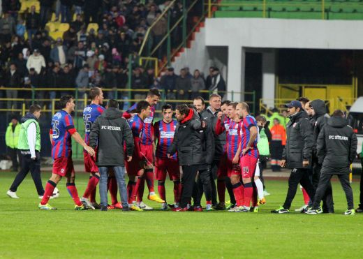 <span style="color:#f00;">Steaua 1-4 Sahtior! </span>Brazilienii lui Mircea Lucescu, JOGA BONITO cu apararea Stelei; Costea a inscris golul de onoare! <span style="color:#f00;">Vezi toate fazele meciului: </span>