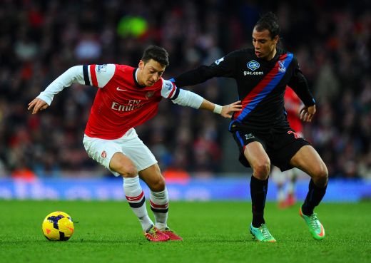 <span style="color:#f00;">Arsenal, lider pentru cel putin 24 de ore! </span>Tottenham, doar egal cu Hull, United isi continua cosmarul! <span style="color:#f00;">Vezi etapa din Anglia:</span>