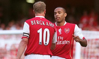 Moment EMOTIONANT la Londra! Arsenal dezveleste o noua statuie! <span style="color:#f00;">Cine este legenda care va avea un bustl in fata stadionului: </span>
